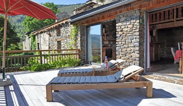 Maison familiale avec vues imprenables à Ayguatebia