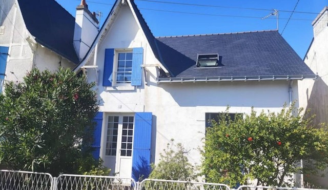 Maison Familiale Entièrement Rénovée Proche Plage, Jardin et Cabine sur la Plage