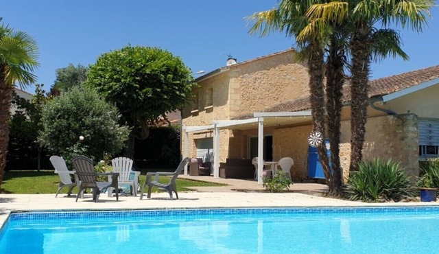 Maison Familiale en Pierre aux Portes de Bordeaux, Jardin Ombragé et Piscine