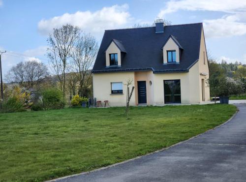 Maison familiale proche de la forêt de brocéliande et du lac au duc