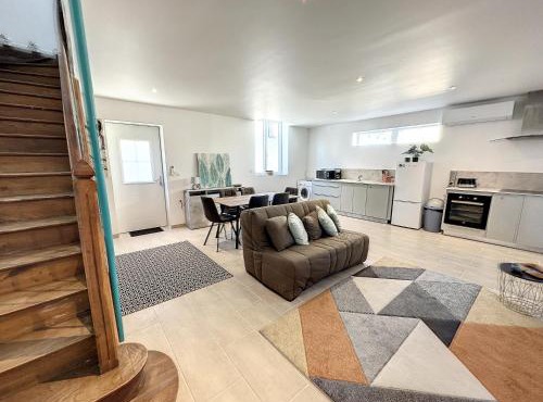 Maison familiale pour 8 pers au centre, vue Pyrénées, salle de jeux et parking