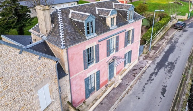 Maison Familiale Rénovée, D-Day Beaches, 1min walk to sea, Arromanches
