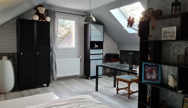 Maison Familiale Située à Mi-chemin Entre Paris et Versailles, Idéale JO