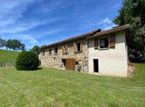Maison familiale spacieuse à Lacam-d'Ourcet avec jardin 115 m²