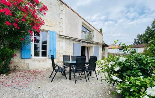 Maison familiale spacieuse à Niort avec jardin