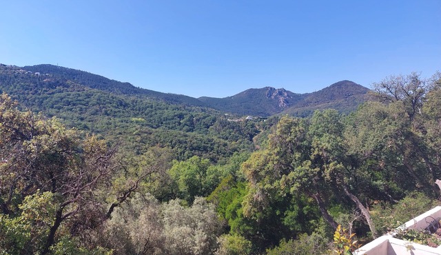 Maison Bioclimatique Avec Piscine Pour 8 Personnes au Calme
