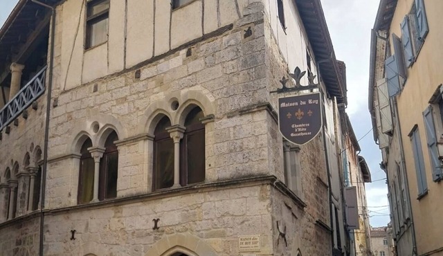 Maison du Roy:Historic 3BR/2 BR Apartment with Views in Saint-Antonin-Noble-Val