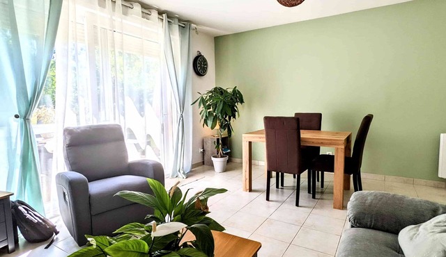 Maison Meublée 74m² Avec Jardin 250m² et Parking