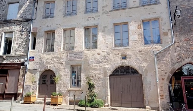 MAISON GAY LUSSAC St LEONARD DE NOBLAT