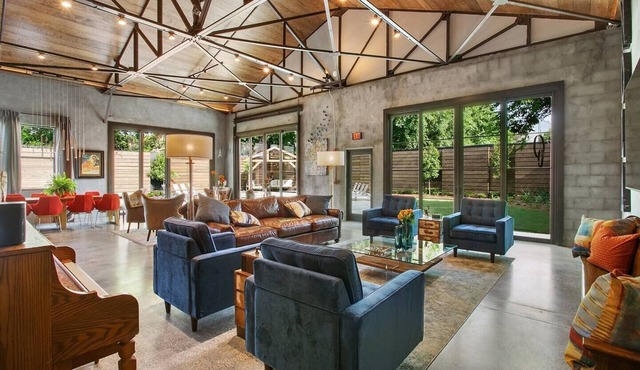 Maison Grace | Luxurious Redesign with Pool Near French Quarter