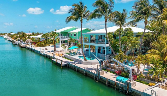 Maison Grand Sands/120' Dock/Heated Pool/Game Room/Mini Golf/BBQ