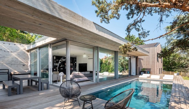 Maison H - Architect's house inside-out with view