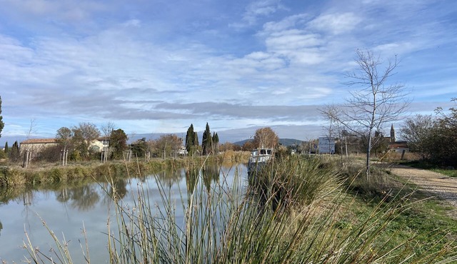 Maison Indépendante, Canal du Midi, Piscine