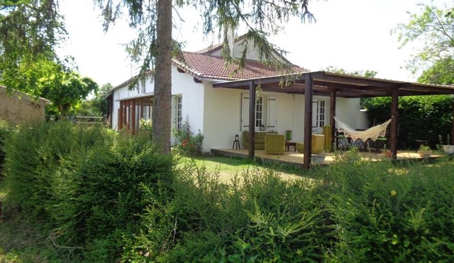 Maison indépendante sur grand terrain clos