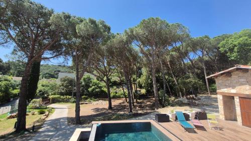 Maison indépendante de 26m2 avec Jardin, Climatisation et accès piscine l'été