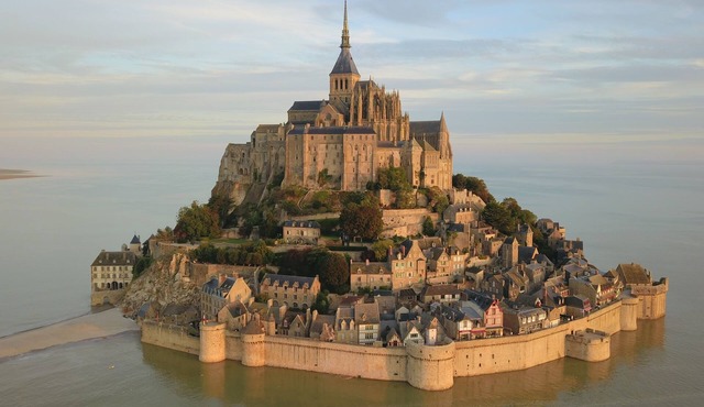 Maison Indépendante au Calme , a 10 Minute du Mont Saint Michel