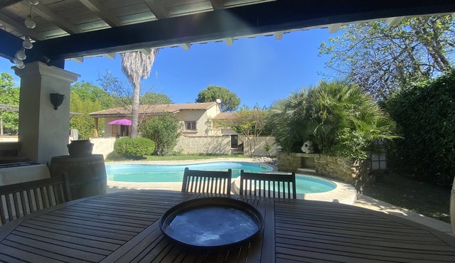 Maison Indépendante Avec Piscine, 3 Chambres, au Cœur du Gardonuzespont du Gard