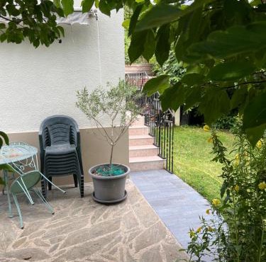 Maison Indépendante CHELLES , Paris Disney Proche JO 2024 Vaires sur Marne est a 10 minutes de Chelles des épreuves Olympique de canoé kayac 2 chambres