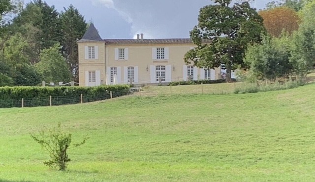 Maison Indépendante Dans un Château de Charme Avec Piscine Proche de St Emilion