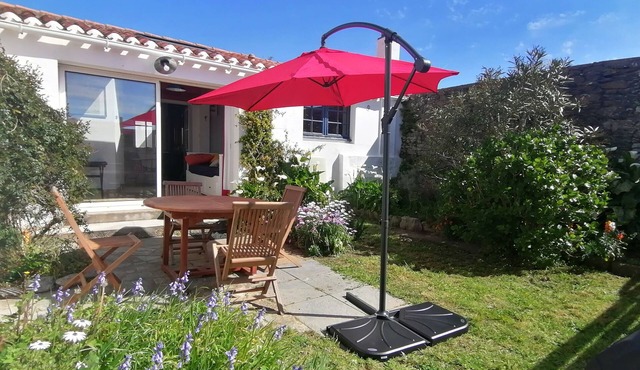 Maison Indépendante Avec Cour et Jardin Dans le Port