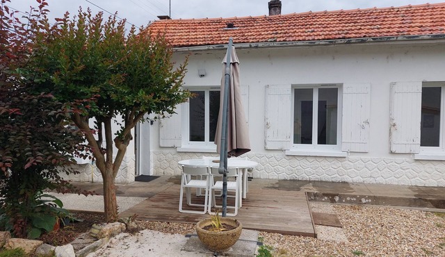 Maison Individuelle en Centre Ville Avec Jardin Clos et Parking Privé