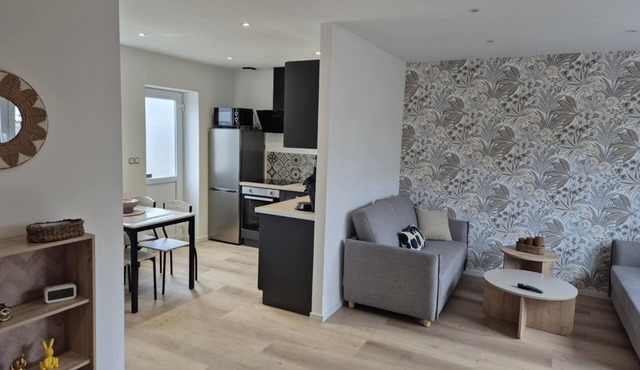 Maison individuelle avec jardin et parking privé. À deux pas de l'avenue verte!