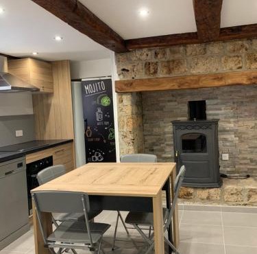 Maison individuelle à Chanac 2 Chambres 1 canapé lit Wifi Gratuit