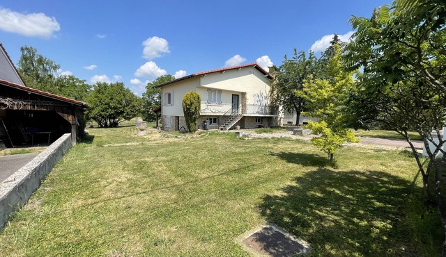 Maison Individuelle Avec Grand Jardin