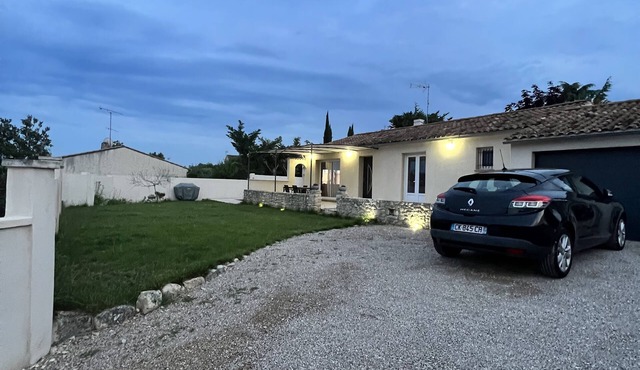 Maison Individuelle Avec Piscine et Dépendance