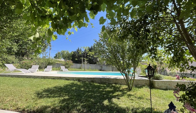 Maison Individuelle Climatisée Avec Piscine au Calme Dans Petit Village