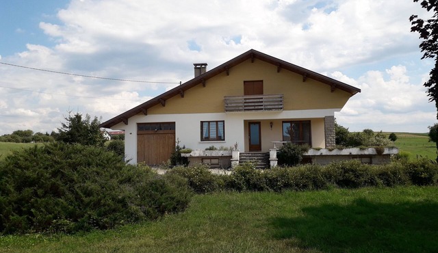 Maison Individuelle Calme au Coeur de la Campagne Jurassienne