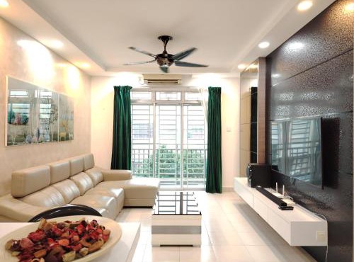 Maison Inn - Affordable Sleeps 6 to 13 near Tebrau AEON & Toppen