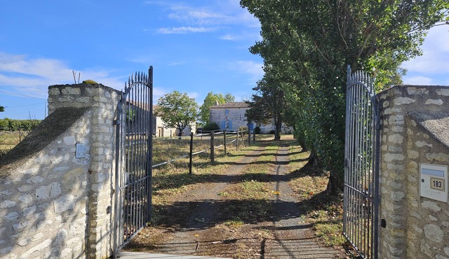 Maison Isolée Idéale Pour se Ressourcer à la Campagne Xiii S. Piscine Privée
