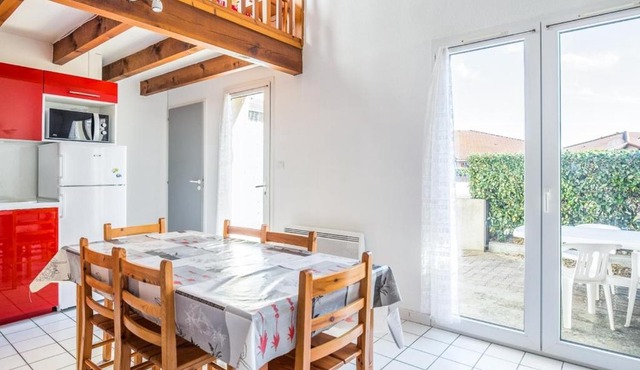 Maison Jumelée à 2 Pas de la Plage - Piscine, Terrasse, Parking Privé - Idéale Famille/Amis - FR-1-319-193