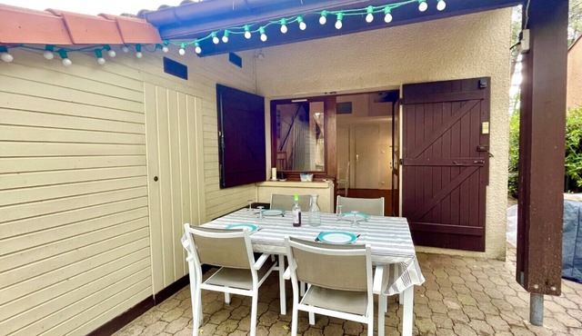 Maison jumelée dans un groupe d'habitations avec deux chambres et grande terrasse extérieure - 486874