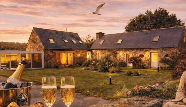 Maison "Keryanti" with Jacuzzi, Private Terrace, Garden & Wi-Fi