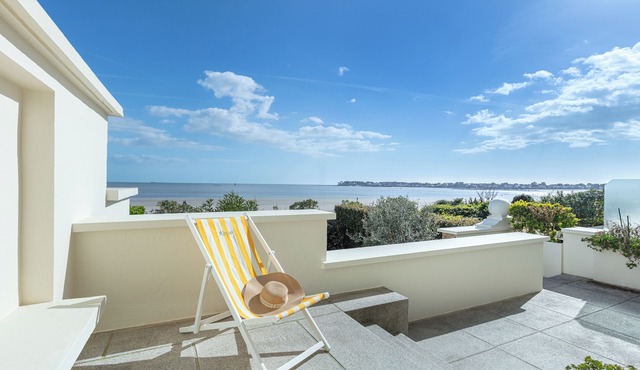 Maison Kreizdé de famille face mer - Plage Benoît, La Baule waterfront.