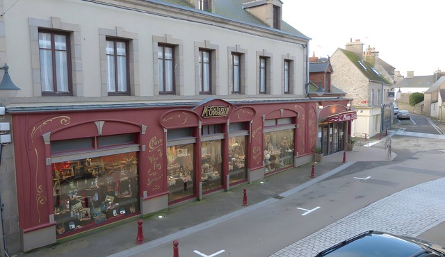 Maison les mouettes, fisherman's house in town