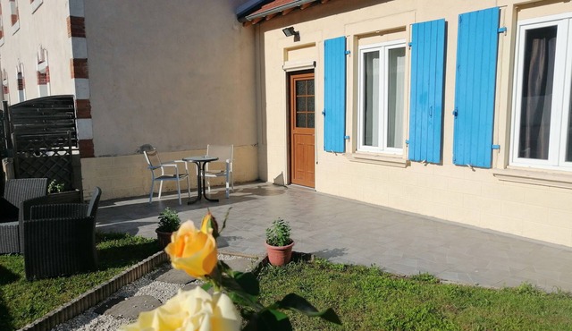 Maison "leptitvaux" sur le Canal du Berry