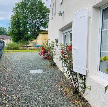 Maison les mottes-cour et garage