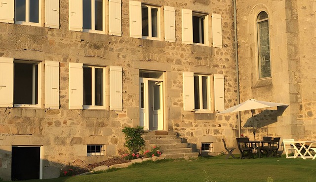 Maison 'Lilas Rose' 300m², 12 guests, private garden and barbecue