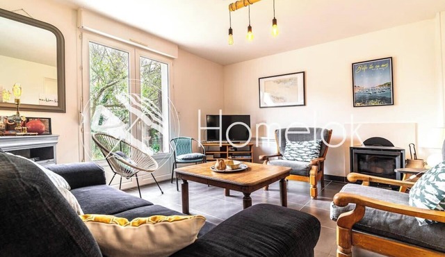 Maison lumineuse à 50m de la mer idéale en famille