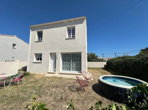 Maison lumineuse et calme à Redessan