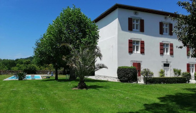 Maison Luroa , "l'âme Basque au cœur Océan et Montagne"