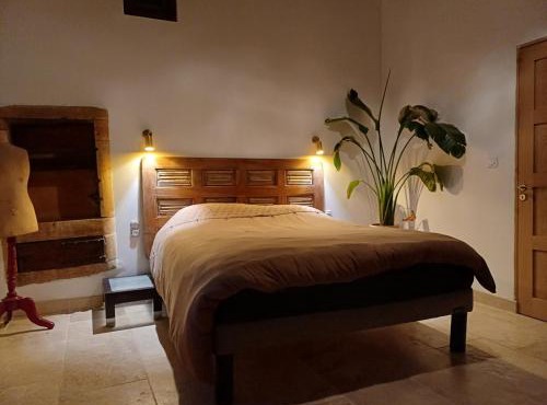 Maison médiévale Beaujolaise 17e siècle Authenticité Calme