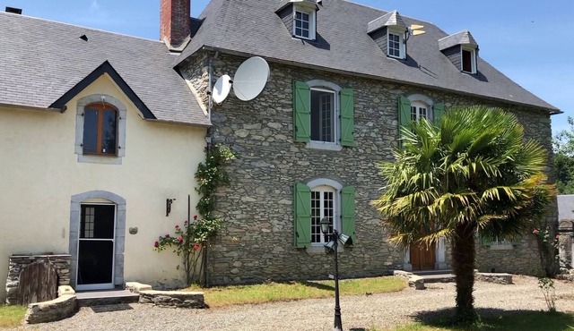 Maison Maître Villa Your Holiday Rental With Large Pool and Garden Mountain View