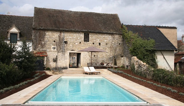 Maison Mazeray, Charming gîte for 8 people with a heated swimming pool