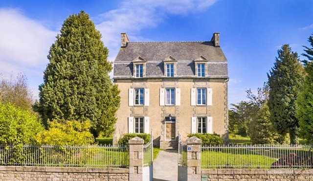 Maison Meneac - Four Bedroom Villa, Sleeps 8