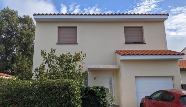 Maison, mer et montagnes