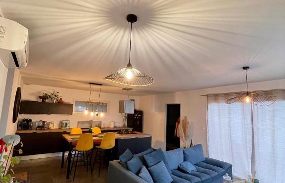 Maison moderne cosy et lumineuse